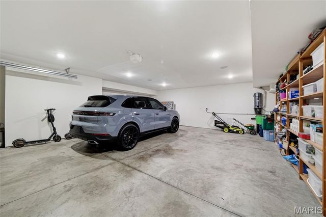 8300 Kingsbury Boulevard, Clayton, MO 63105