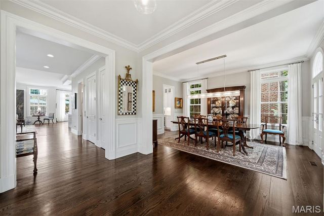 8300 Kingsbury Boulevard, Clayton, MO 63105