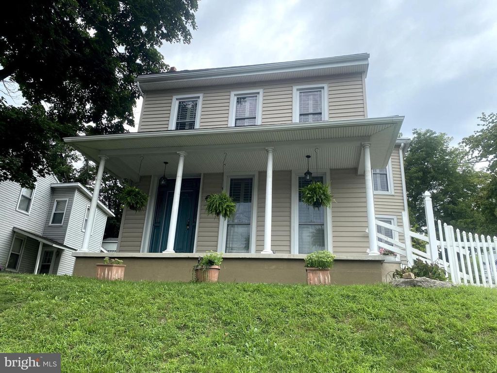 625 S READING AVE, BOYERTOWN, PA 19512 — photo 2