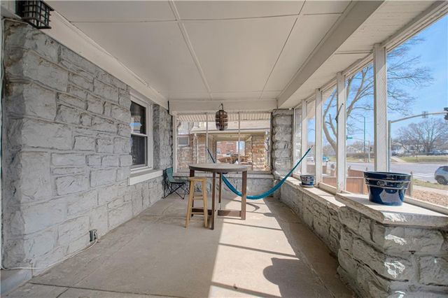 3116 E Linwood Boulevard, Kansas City, MO 64128