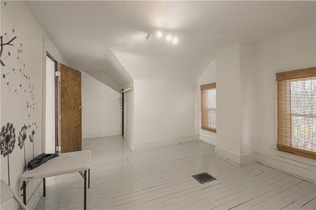 3116 E Linwood Boulevard, Kansas City, MO 64128