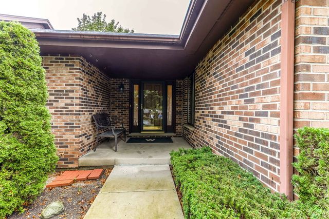 822 Brian Court, Gurnee, IL 60031