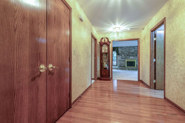 822 Brian Court, Gurnee, IL 60031