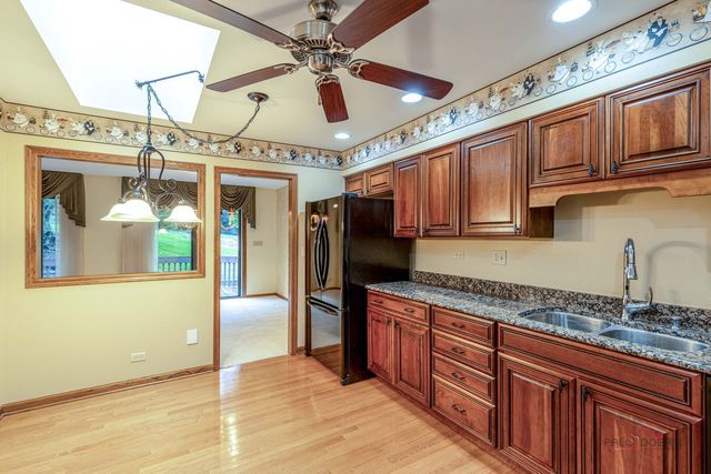822 Brian Court, Gurnee, IL 60031
