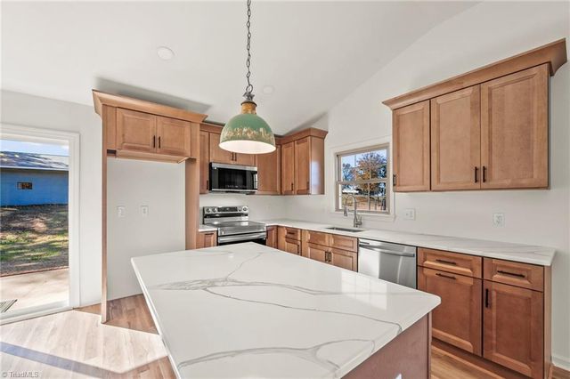 252 Pilotview Loop, Stokesdale, NC 27025