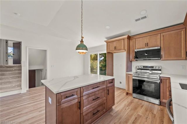 252 Pilotview Loop, Stokesdale, NC 27025