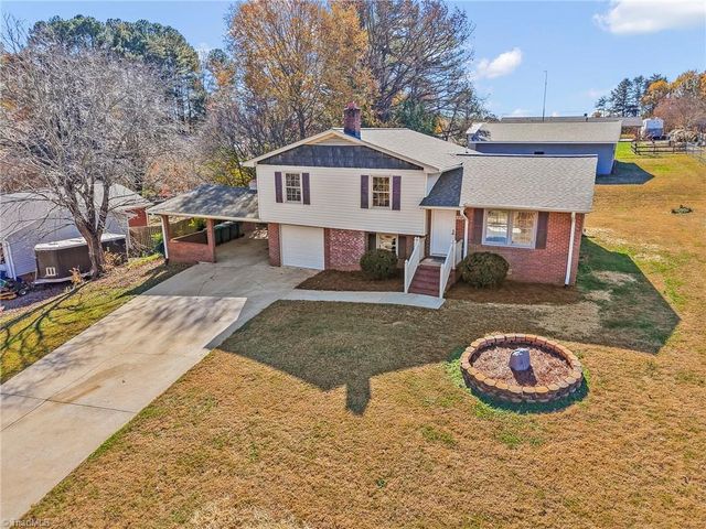 252 Pilotview Loop, Stokesdale, NC 27025