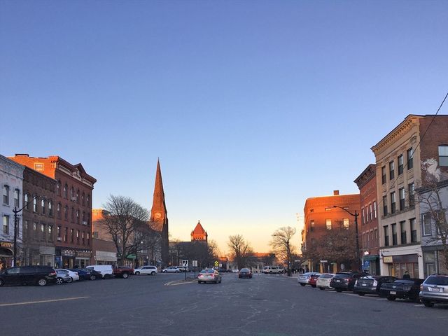 30 View Ave, Northampton, MA 01060