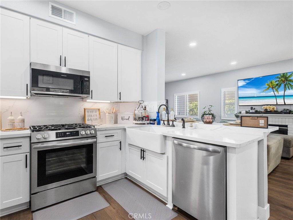 Image 23 of property listing at 31422 Heitz, Temecula, CA 92591
