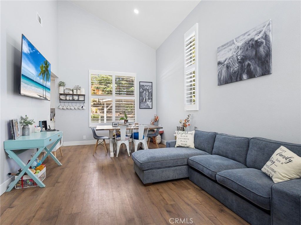 Image 3 of property listing at 31422 Heitz, Temecula, CA 92591