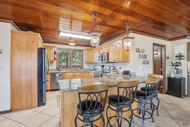 23791 GOLDEN HILLS DR, Rapid City, SD 57702