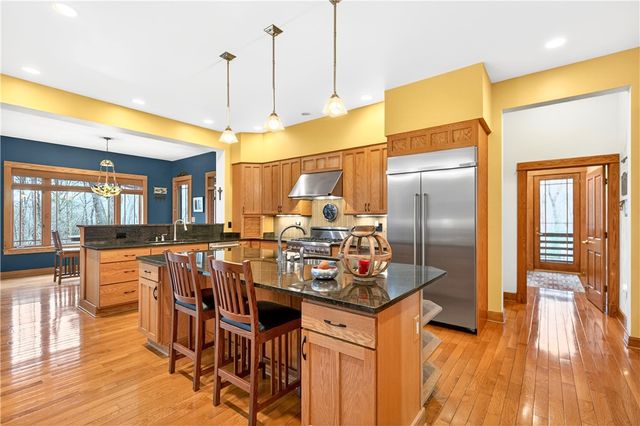132 Twin Oaks Ln, Penn Twp, PA 15085