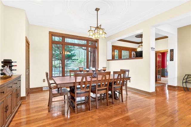 132 Twin Oaks Ln, Penn Twp, PA 15085