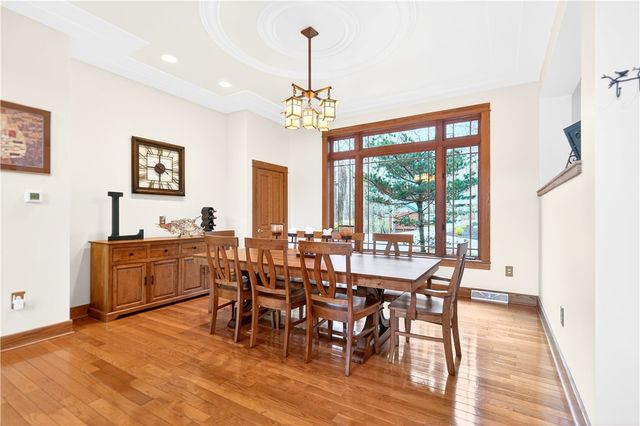 132 Twin Oaks Ln, Penn Twp, PA 15085