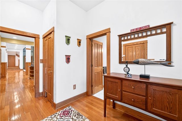 132 Twin Oaks Ln, Penn Twp, PA 15085