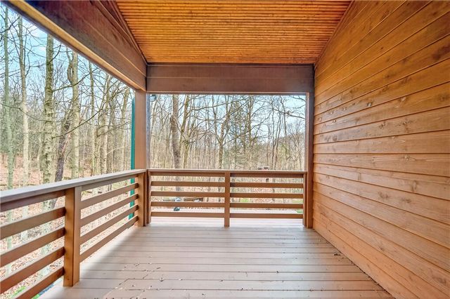 132 Twin Oaks Ln, Penn Twp, PA 15085