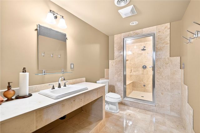 132 Twin Oaks Ln, Penn Twp, PA 15085