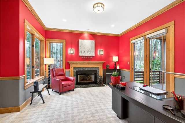 132 Twin Oaks Ln, Penn Twp, PA 15085
