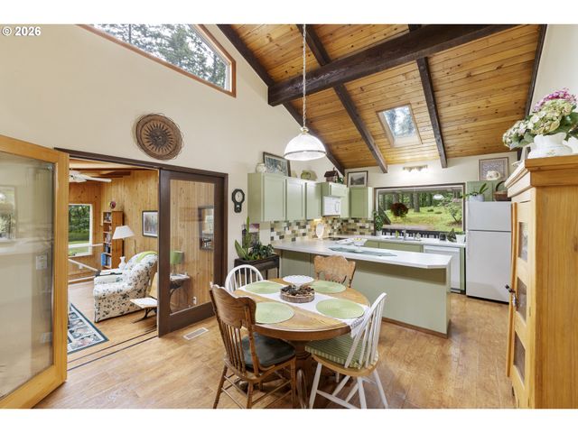 32575 Ne POISON OAK Ln, Newberg, OR 97132