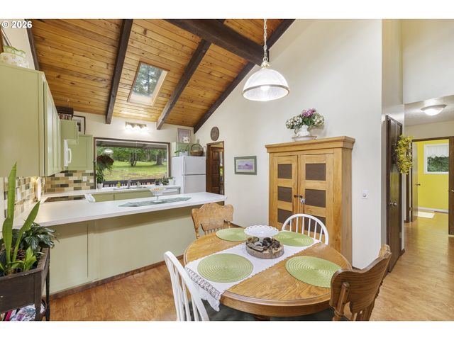32575 Ne POISON OAK Ln, Newberg, OR 97132