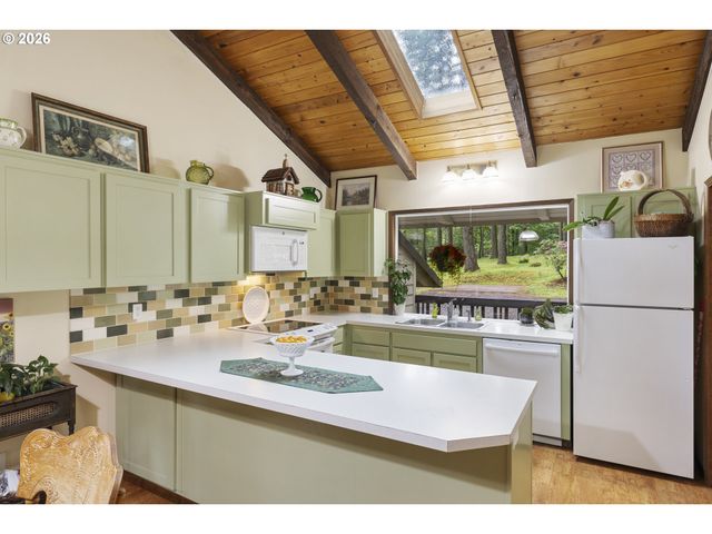 32575 Ne POISON OAK Ln, Newberg, OR 97132