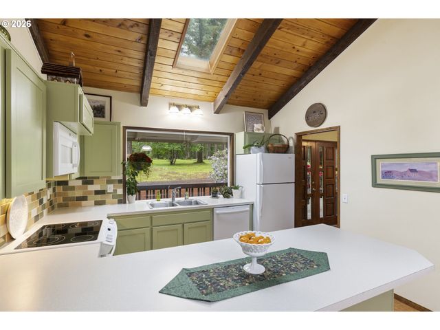 32575 Ne POISON OAK Ln, Newberg, OR 97132