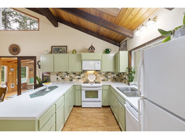 32575 Ne POISON OAK Ln, Newberg, OR 97132