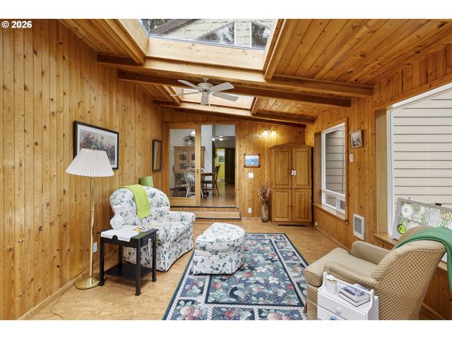 32575 Ne POISON OAK Ln, Newberg, OR 97132