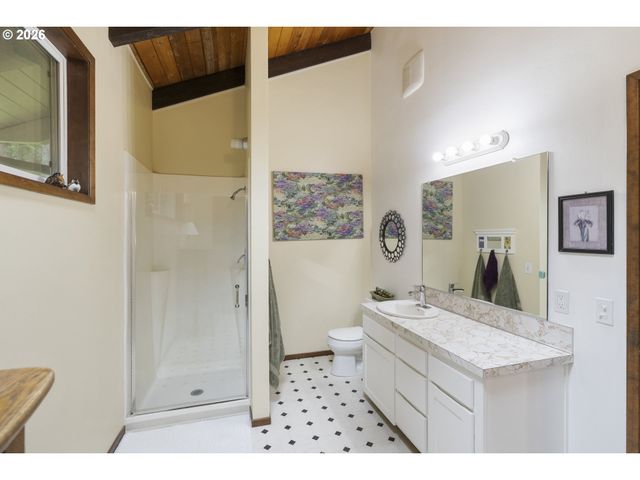 32575 Ne POISON OAK Ln, Newberg, OR 97132