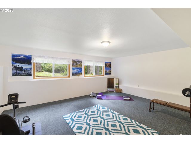 32575 Ne POISON OAK Ln, Newberg, OR 97132