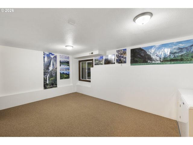 32575 Ne POISON OAK Ln, Newberg, OR 97132