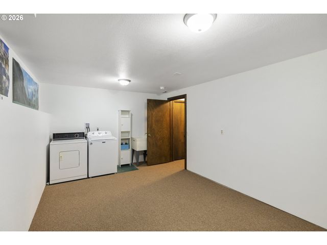 32575 Ne POISON OAK Ln, Newberg, OR 97132