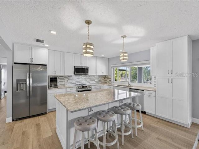 6349 SPANISH MAIN DRIVE, Apollo Beach, FL 33572