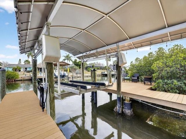 6349 SPANISH MAIN DRIVE, Apollo Beach, FL 33572