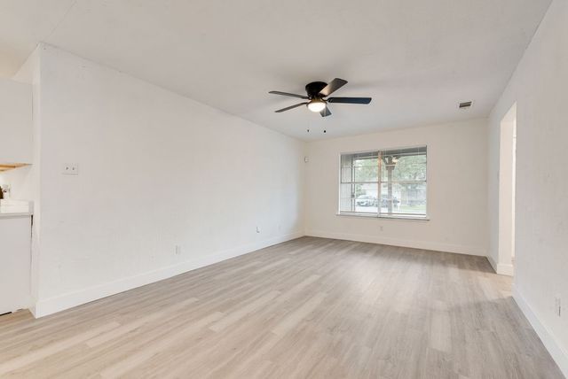 6048 Hillcrest Drive, Watauga, TX 76148