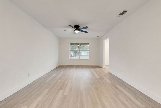 6048 Hillcrest Drive, Watauga, TX 76148