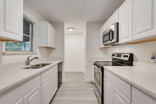 6048 Hillcrest Drive, Watauga, TX 76148