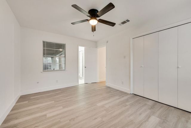 6048 Hillcrest Drive, Watauga, TX 76148