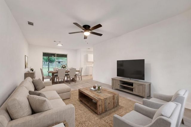 6048 Hillcrest Drive, Watauga, TX 76148