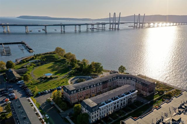 18 Rivers Edge Drive 211, Tarrytown, NY 10591
