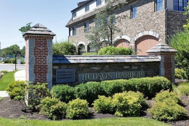 18 Rivers Edge Drive 211, Tarrytown, NY 10591
