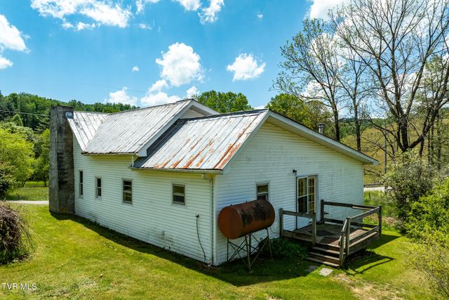 856 Shingletown Tract 1 Road, Mountain City, TN 37683