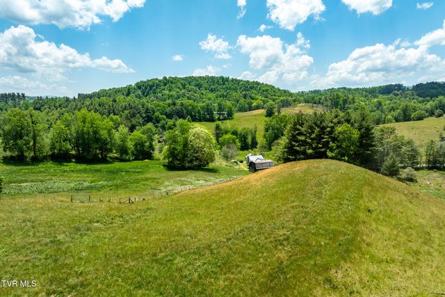856 Shingletown Tract 1 Road, Mountain City, TN 37683
