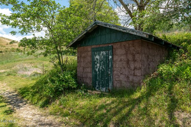 856 Shingletown Tract 1 Road, Mountain City, TN 37683
