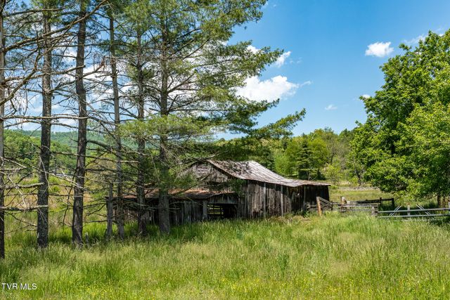 856 Shingletown Tract 1 Road, Mountain City, TN 37683
