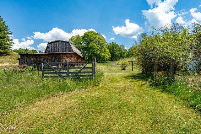 856 Shingletown Tract 1 Road, Mountain City, TN 37683