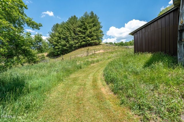 856 Shingletown Tract 1 Road, Mountain City, TN 37683