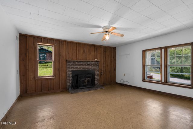 856 Shingletown Tract 1 Road, Mountain City, TN 37683