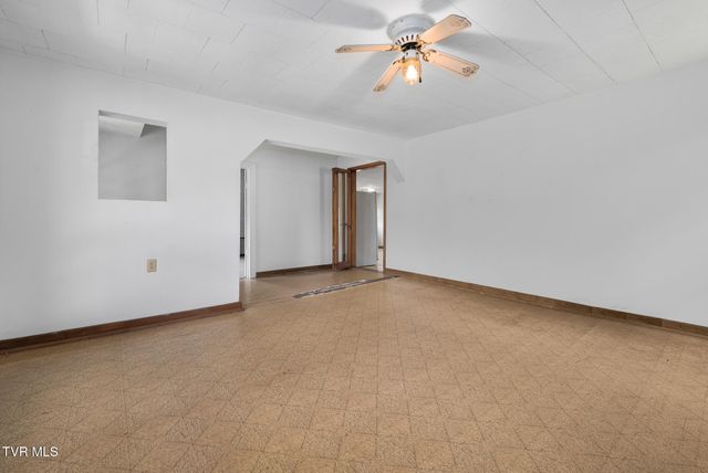 856 Shingletown Tract 1 Road, Mountain City, TN 37683