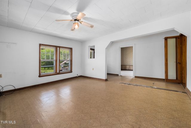856 Shingletown Tract 1 Road, Mountain City, TN 37683
